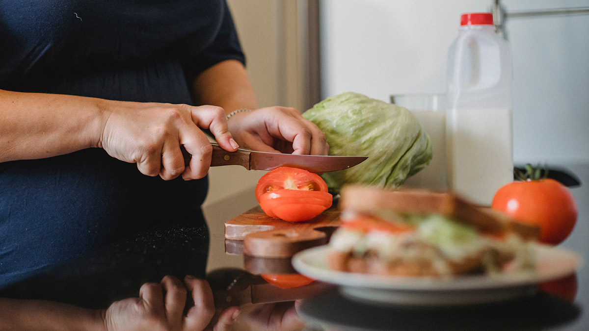 Терапевт Драпкина рассказала об опасности «синдрома чая с бутербродом»