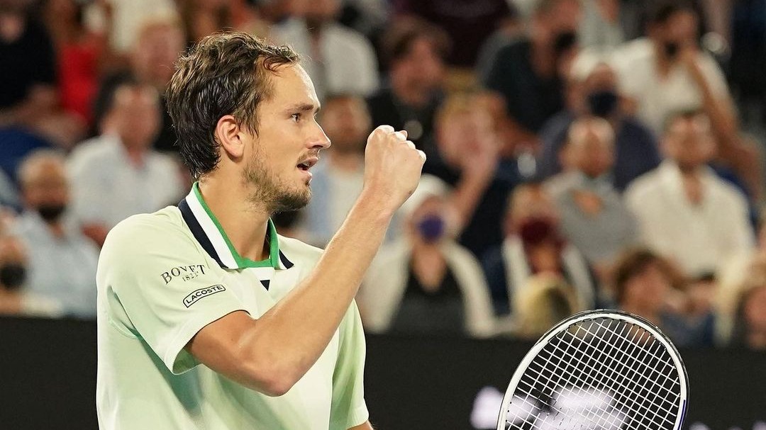 Медведев извинился перед судьей Australian Open за слово «тупой»