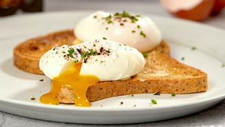 Диетолог Редина объяснила, почему женщинам опасно пропускать завтрак