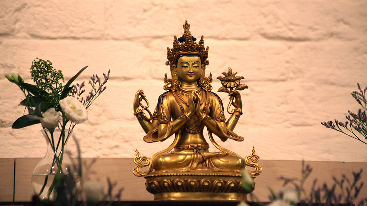 Буддийский монах дал прогноз на год Деревянной Змеи