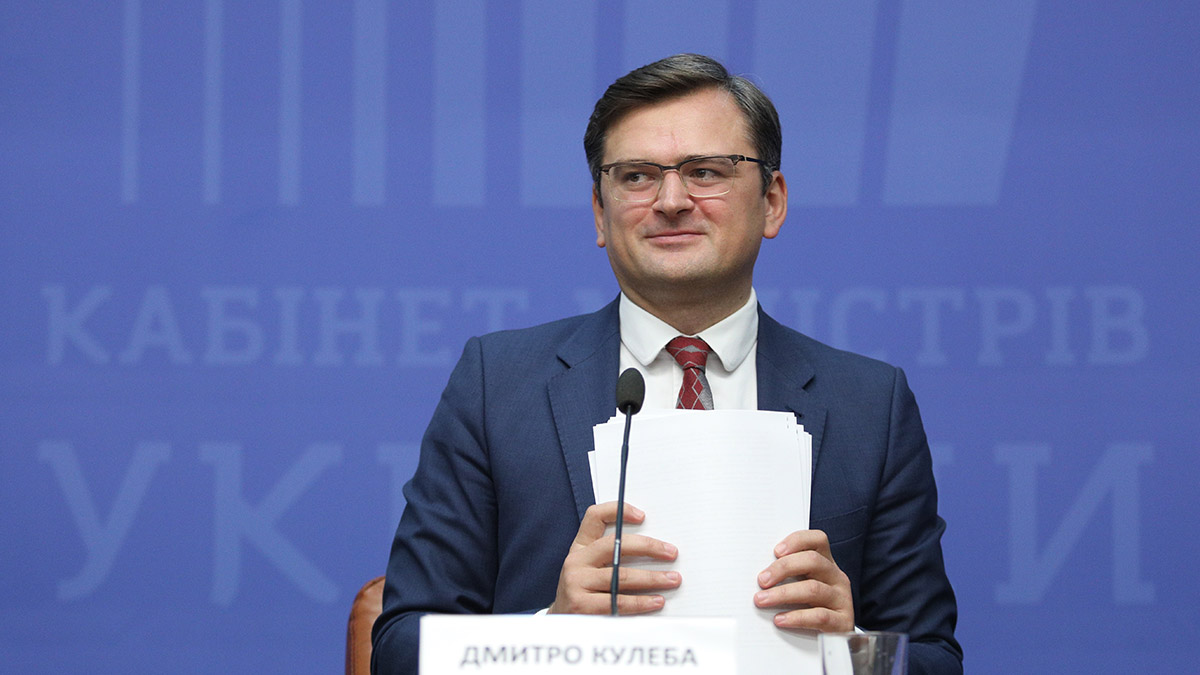 Кулеба признался, что его семья и собаки покинули Украину с началом спецоперации