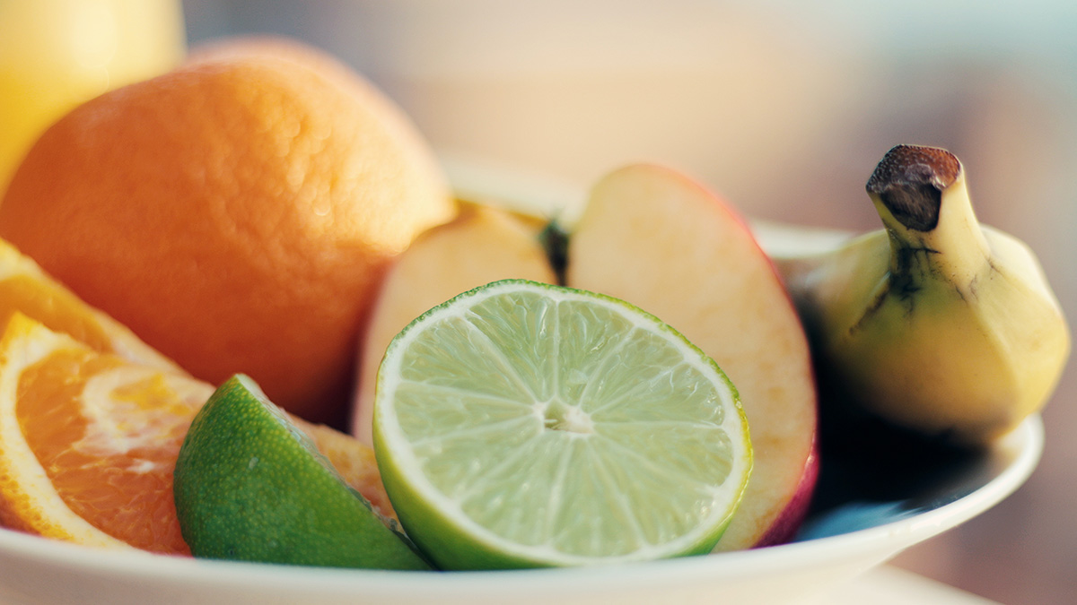 Ученые заявили, что неправильное мытье овощей и фруктов может привести к раку печени