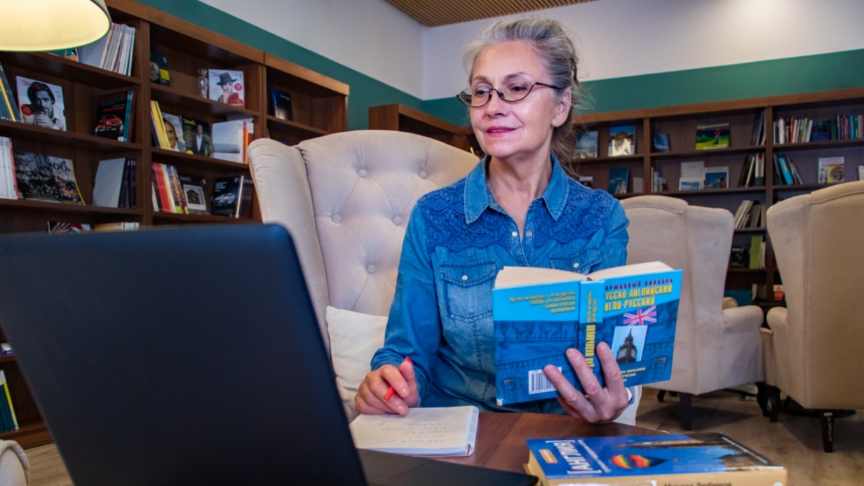 Три кита молодости: врач рассказал, как «отложить» старение организма