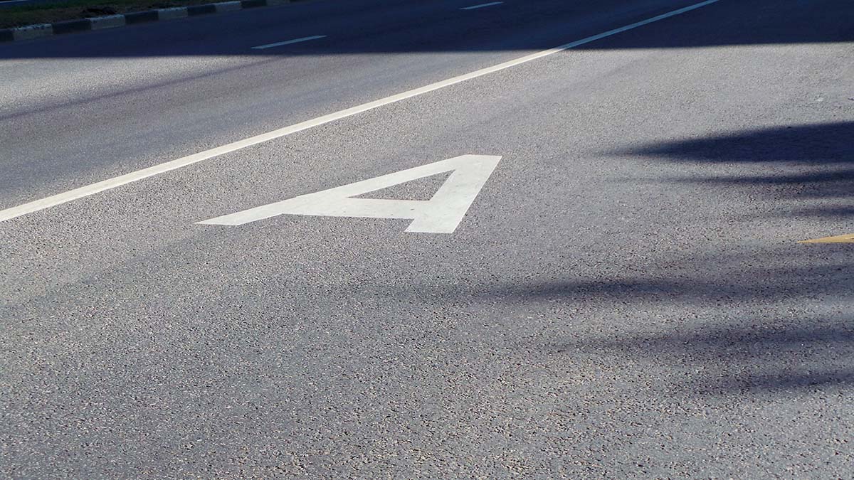 Пять выделенных полос появятся в трех округах Москвы