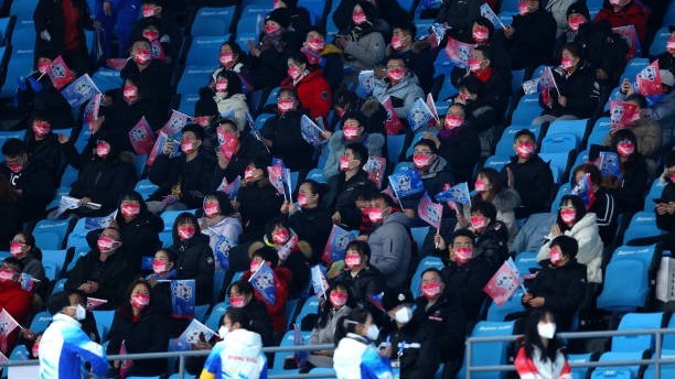 Хоккеистки сборной Канады вышли на матч против команды РФ с опозданием на час