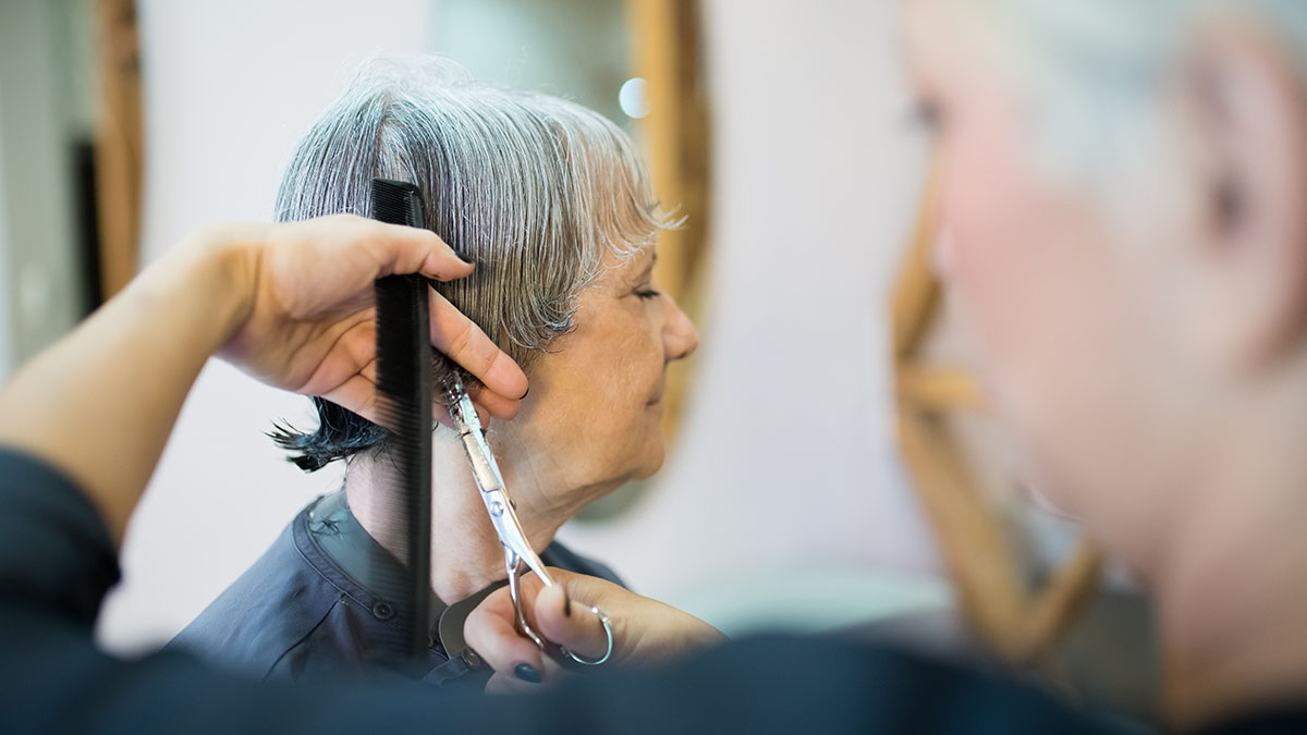 Эксперты объяснили появление седины сбоями в работе стволовых клеток