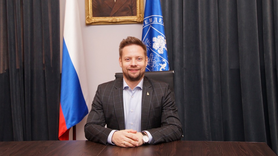 Илья Воротынцев — доктор технических наук, профессор, автор более 170 научных работ. Он активно публикуется в ведущих мировых журналах