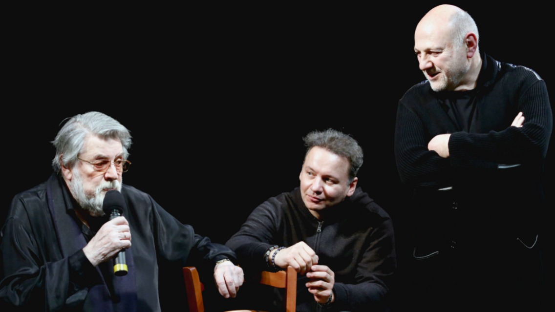 Слева направо: президент Театра Сатиры, народный артист РСФСР Александр Ширвиндт, заслуженный артист России Александр Олешко и художественный руководитель Театра Сатиры Сергей Газаров на обсуждении после спектакля «Где мы?»