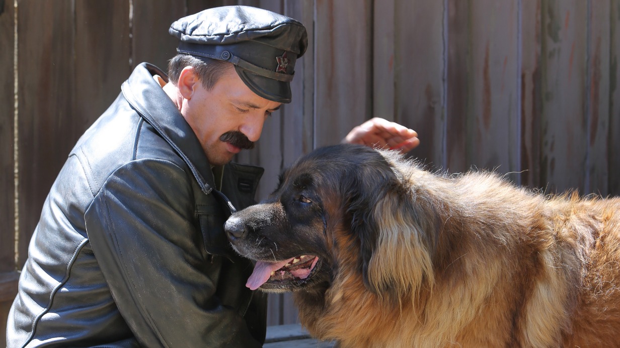Артур Смольянинов в роли Алексея Козырева (Козыря)