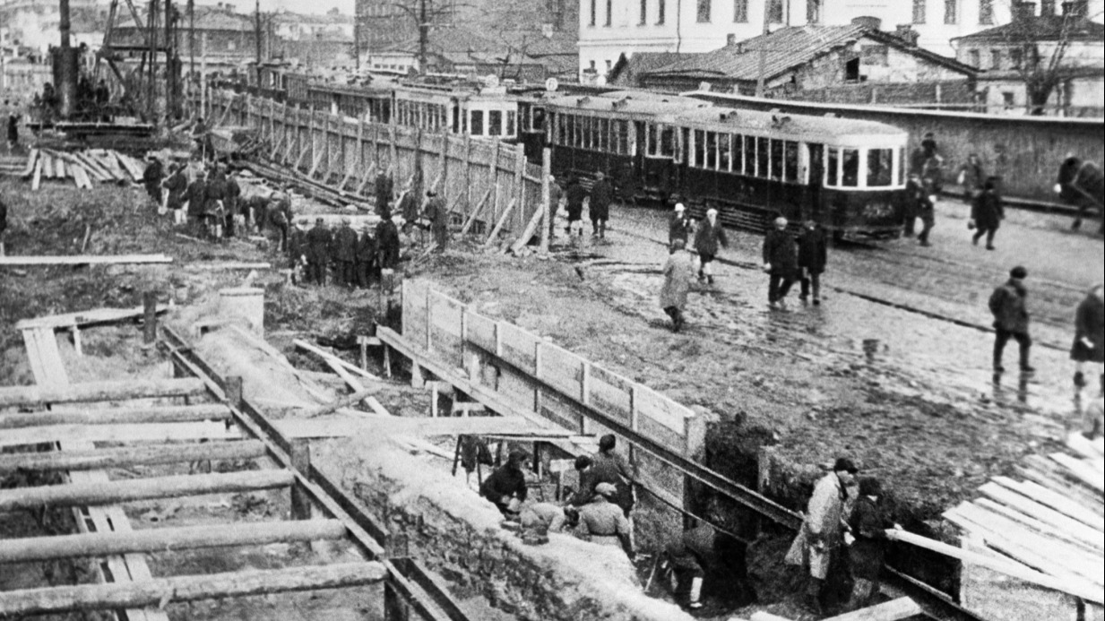 1933 год. Открытая проходка шахты № 26 столичного метрополитена