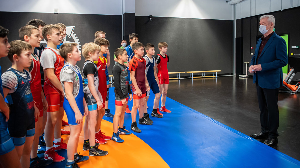 Собянин осмотрел новый физкультурно-оздоровительный комплекс «Торпедо» в ЮАО