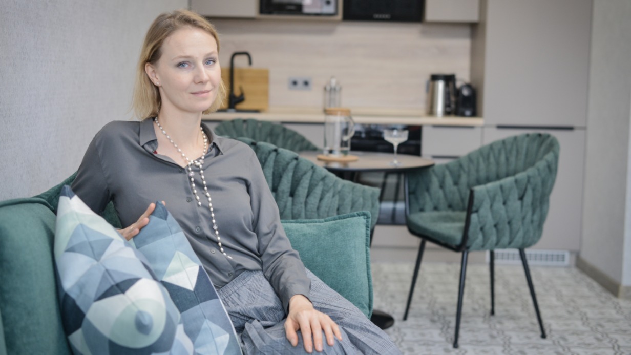 Москвичка Алена Лоянич во время пандемии купила новую квартиру в ипотеку. Девушка, как и многие другие жители столицы, не стала дожидаться увеличения процентных ставок и решила улучшить жилищные условия, несмотря на сложное время