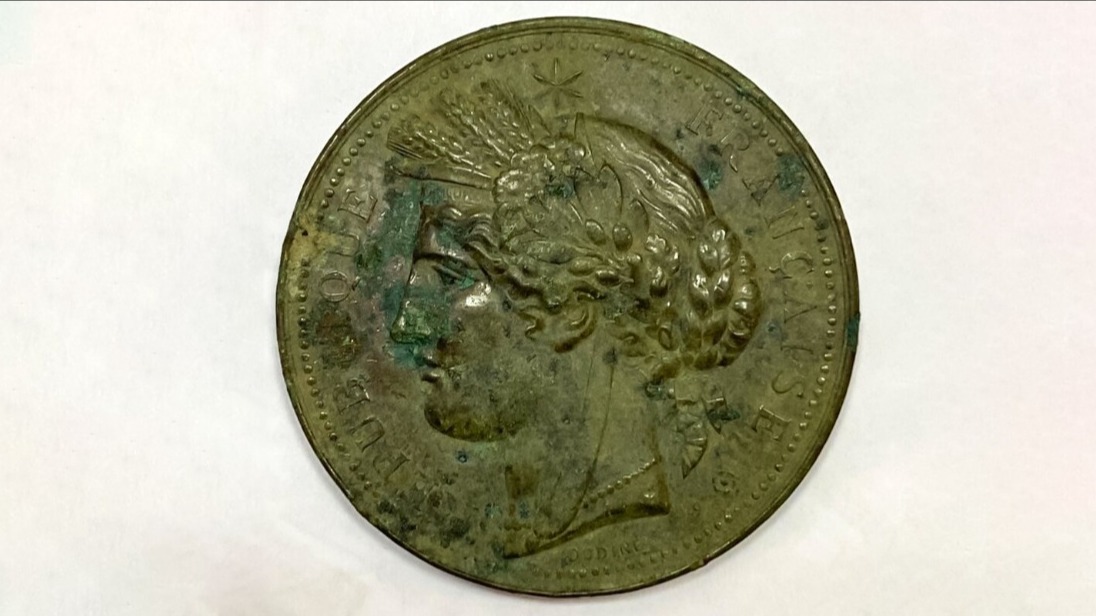 Специалисты обнаружили десятки артефактов XV–XX веков в Старомонетном переулке