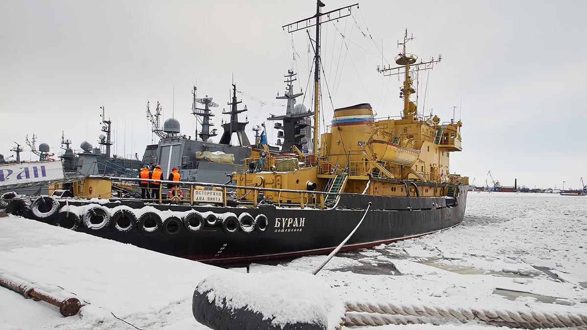 Догнать и перегнать Россию: чем знаменит отечественный ледокольный флот