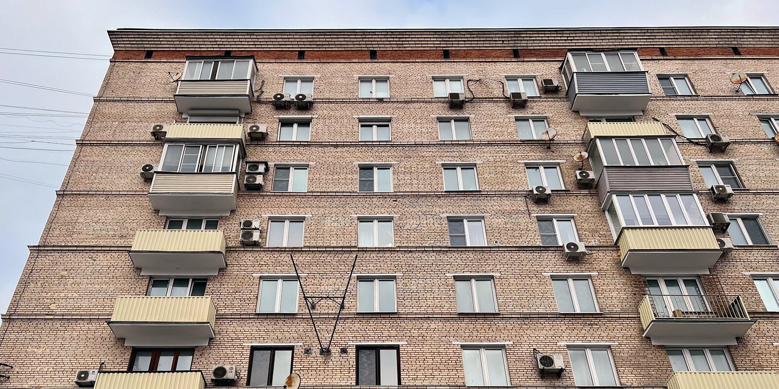 Дом в стиле неоклассицизм отремонтировали на Кутузовском проспекте