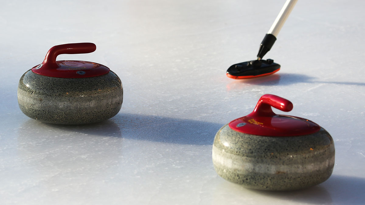 Мастер-классы и тренировки по керлингу пройдут на Школьной улице 