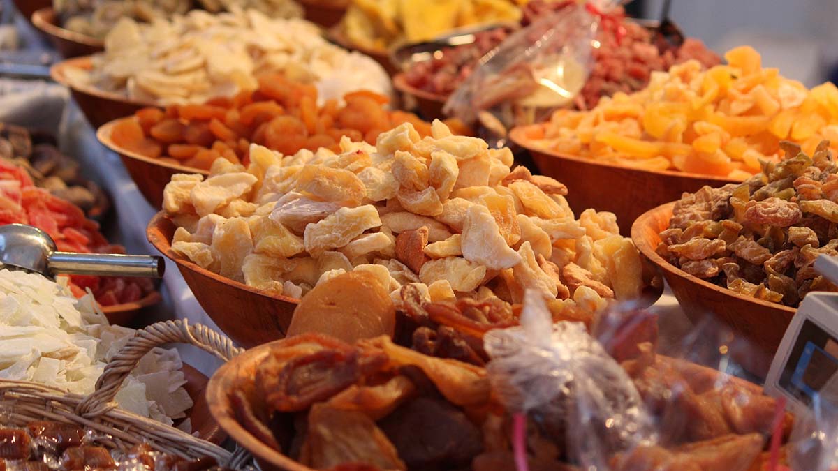 Как правильно выбрать и обработать сухофрукты