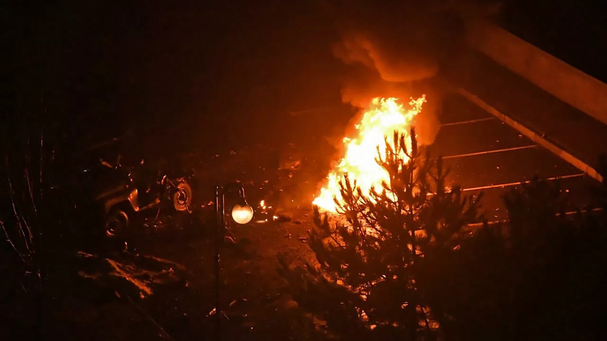 Появилось видео с последствиями взрыва в центре Донецка