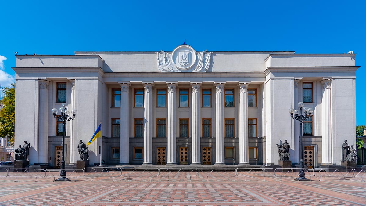 Верховная рада приняла закон об особом статусе для граждан Польши