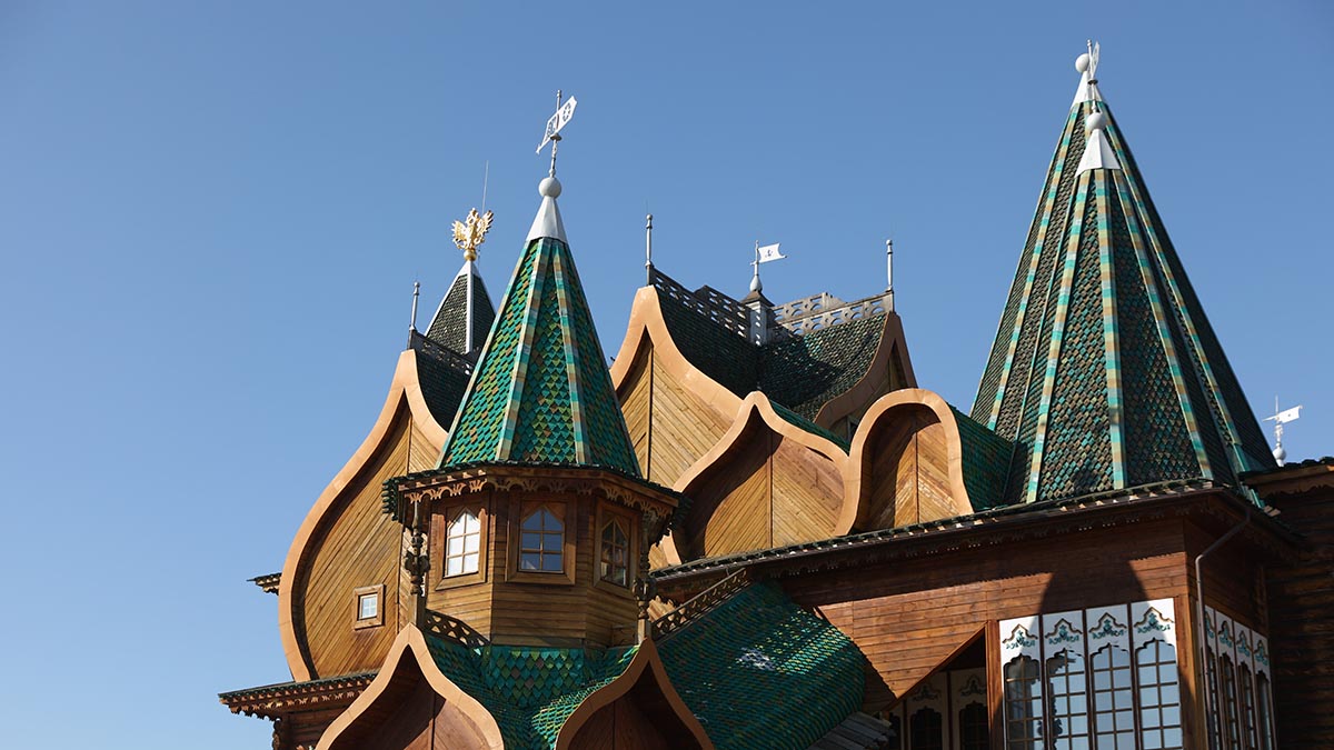 Москвичей пригласили в «Коломенское» на выставку «Кокошник. Традиции красоты»