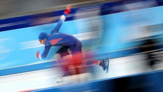 Российские конькобежцы с олимпийским рекордом вышли в финал командной гонки ОИ