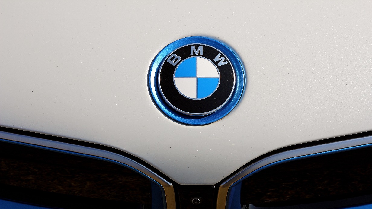 BMW остановила поставки автомобилей в Россию