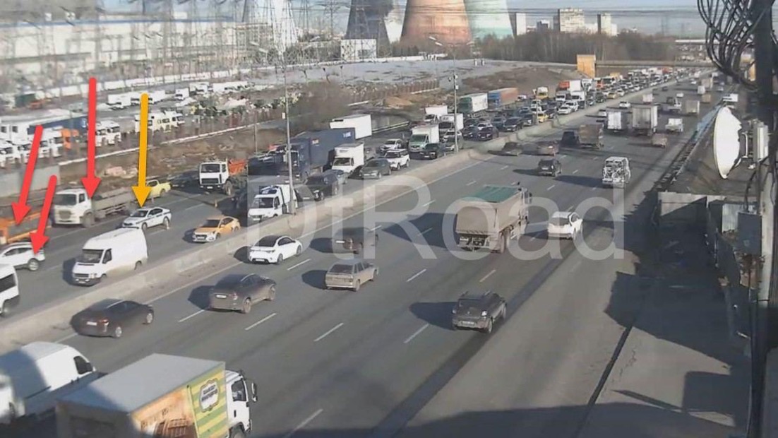 Три автомобиля столкнулись на 31-м километре МКАД