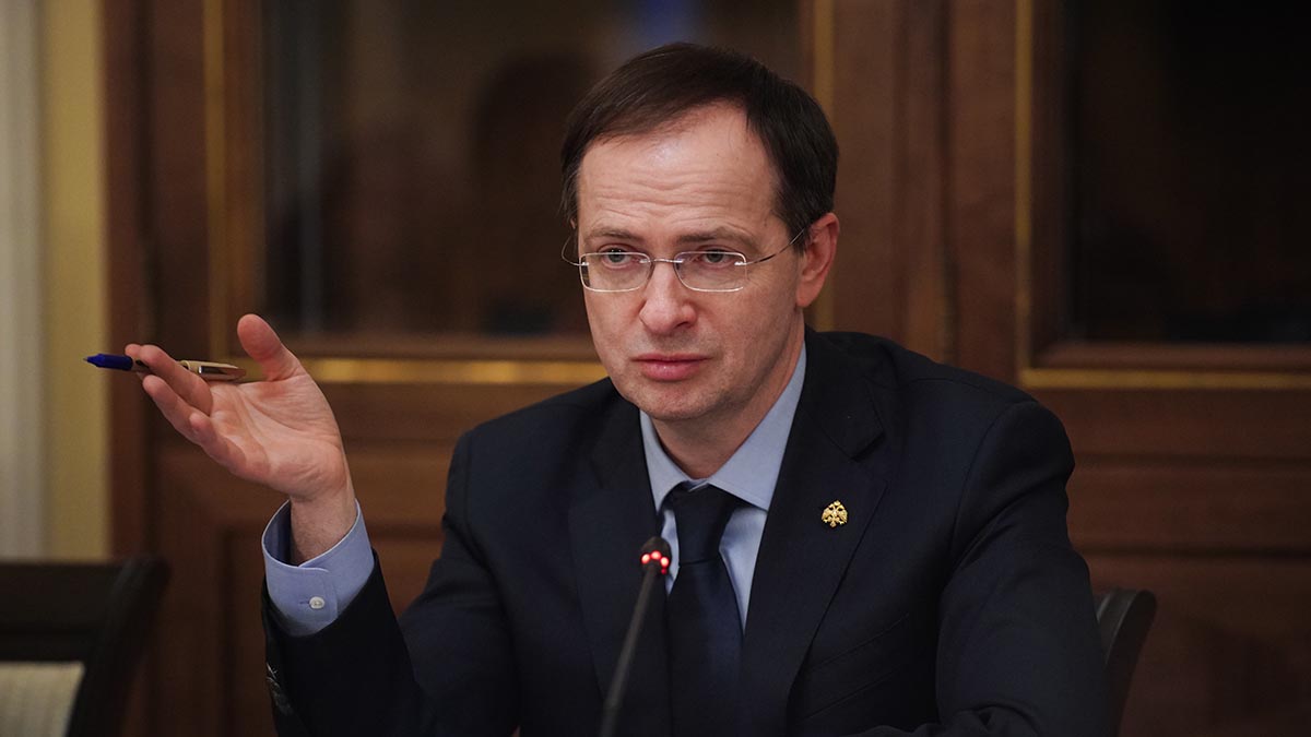 Мединский назвал «пропагандой Геббельса» фейки Киева вокруг обмена телами бойцов