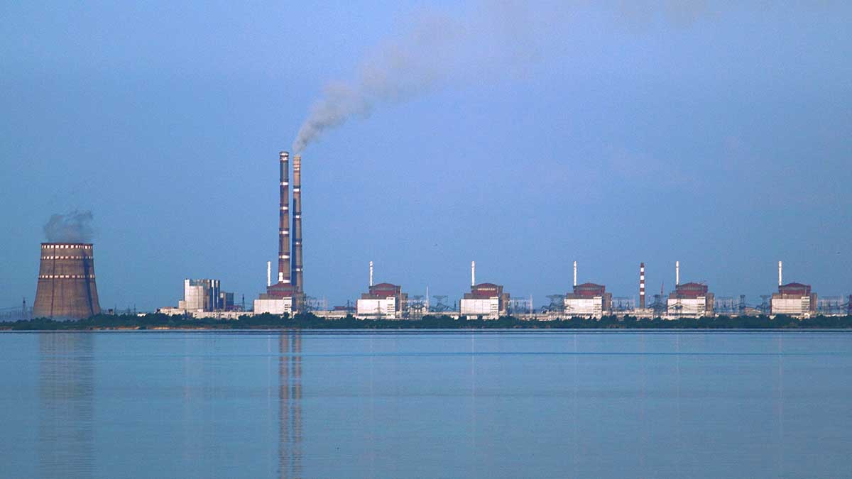 Украинские войска в очередной раз обстреляли Запорожскую АЭС
