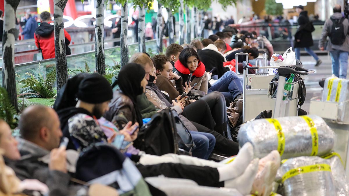 Суд разрешил въехать в Аргентину застрявшим в аэропорту беременным россиянкам