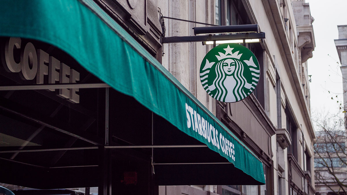 Сеть кофеен Starbucks объявила об уходе из России