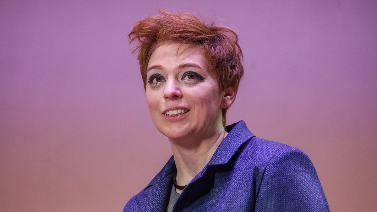 Звезда «Не родись красивой» вышла на связь после сообщений о переломе ноги