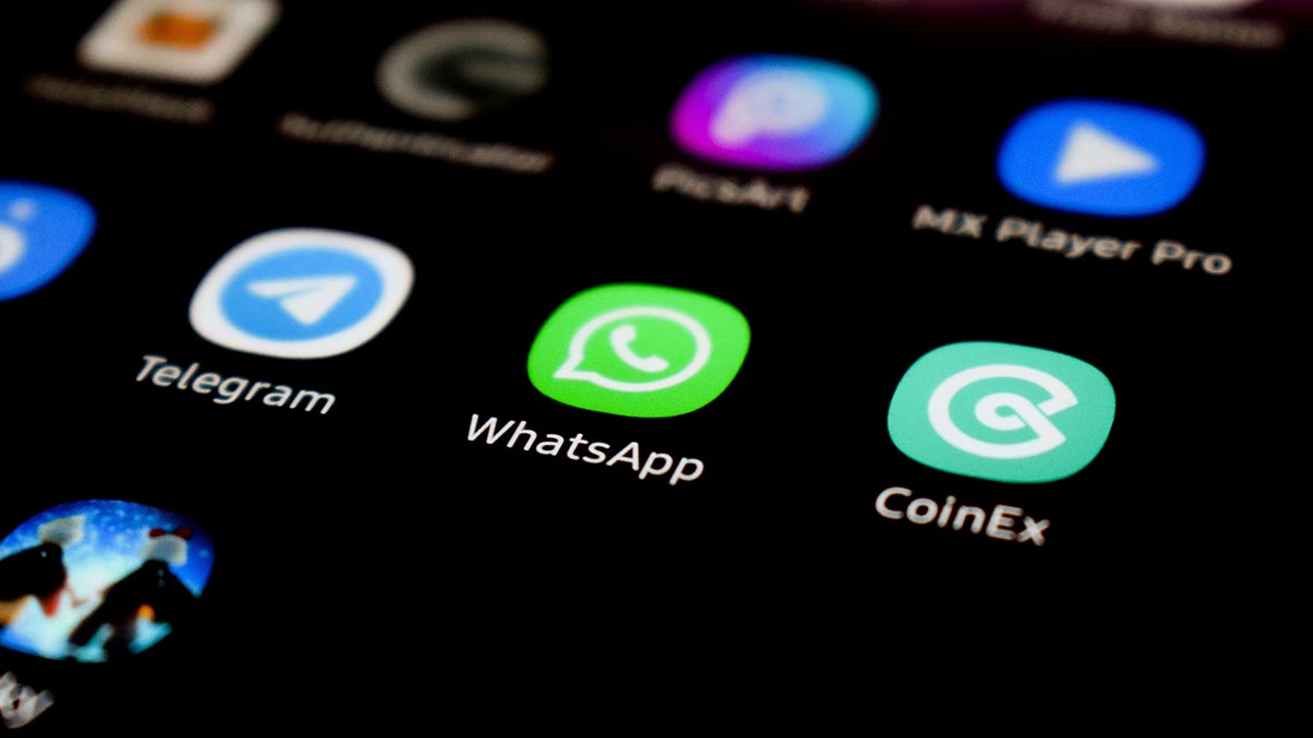 Почему хотят заблокировать WhatsApp в России и насколько это реально