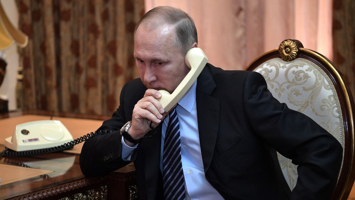 Путин обсудил с Беннетом переговорный процесс с Украиной