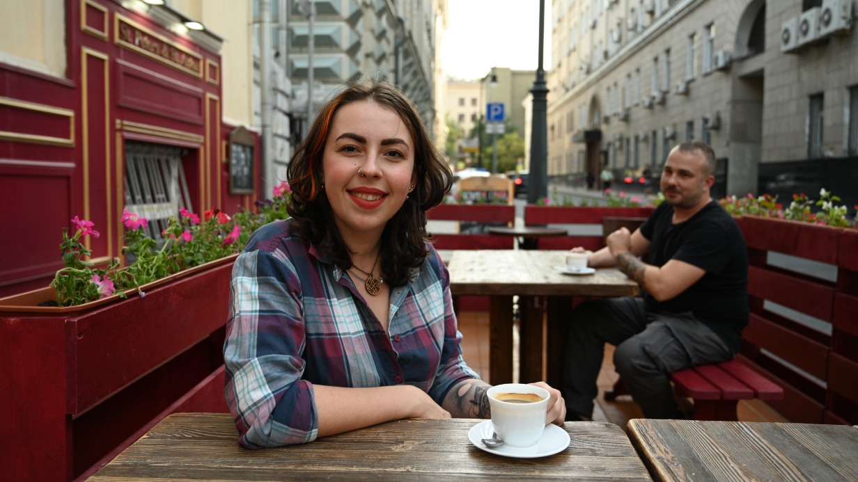 Жители столицы Анастасия Евдоченко и Максим Быковский были одними из первых, кто в прошлом году посетил веранду ресторана в Никитском переулке