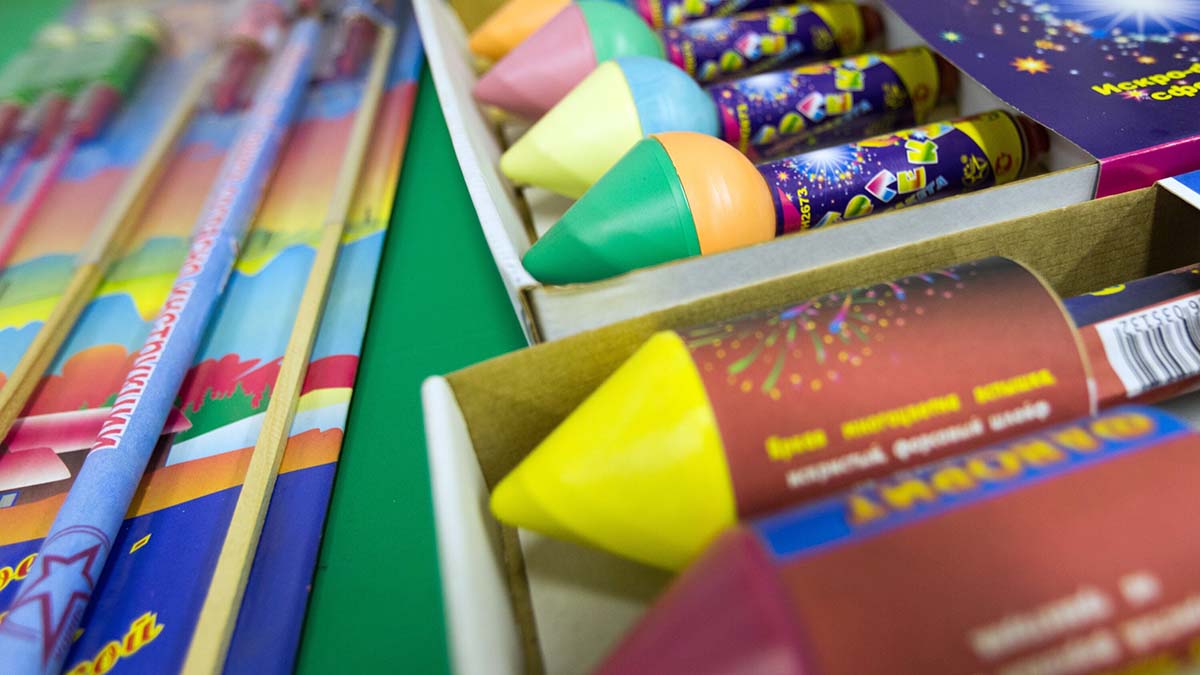 Эксперты дали советы по хранению фейерверков