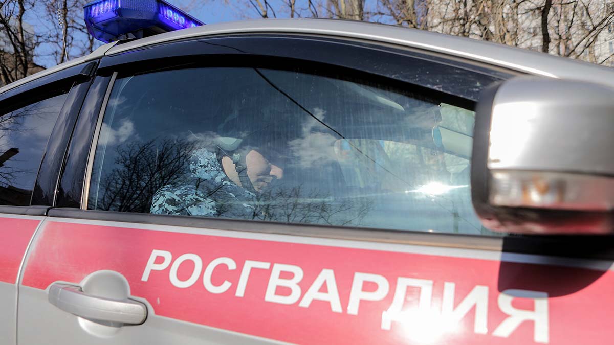 Пьяный мужчина угнал грузовик в центре Москвы