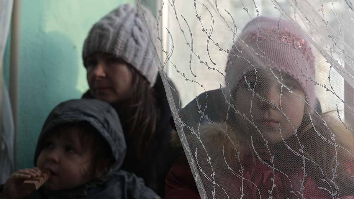 Шойгу заявил, что из Мариуполя удалось эвакуировать более 142 тысяч гражданских