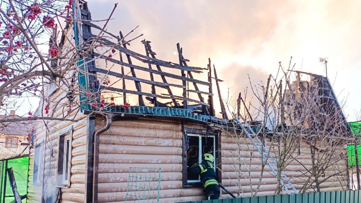 Пожар произошел на территории частного дома в Новой Москве