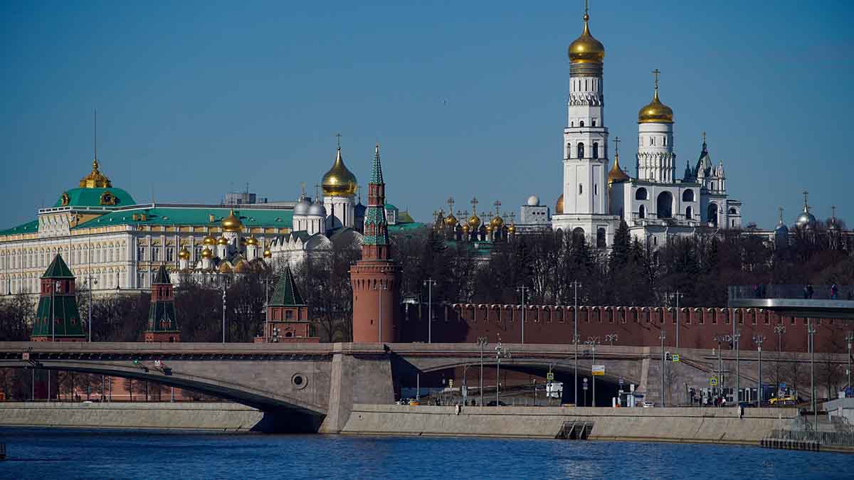 Москвичам пообещали облачную погоду и небольшой дождь 9 апреля