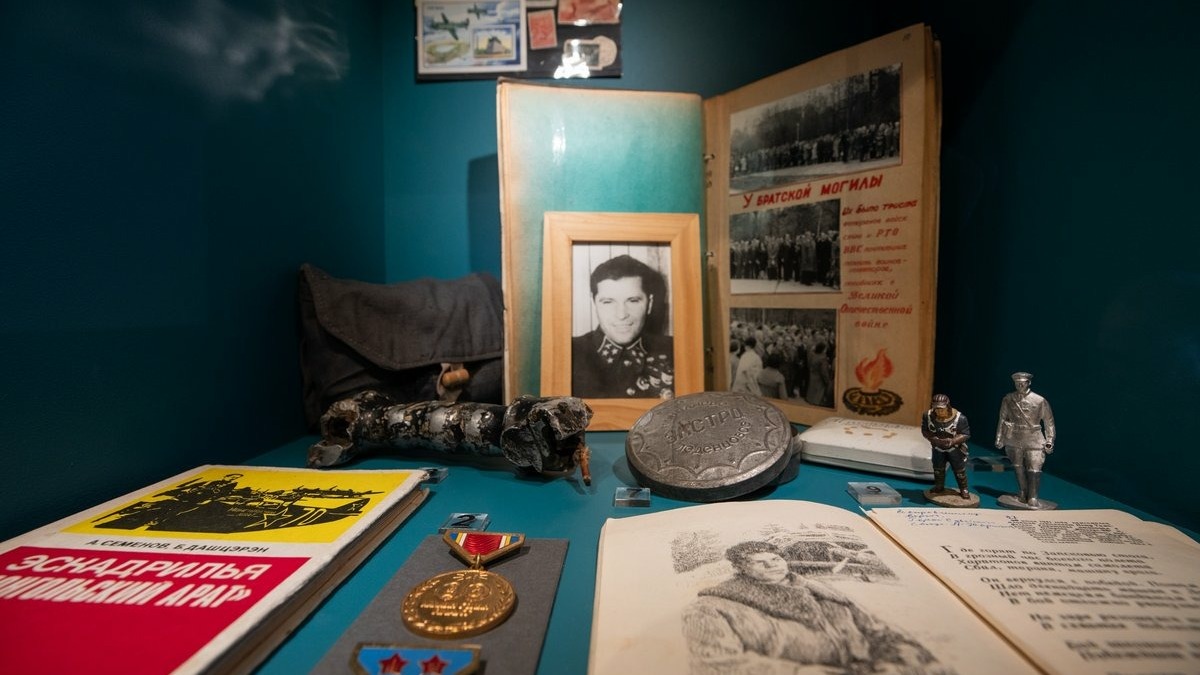 Школы Москвы и Беслана представили около 100 раритетов в Музее Победы