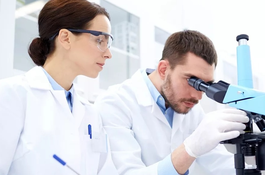 Ученые перечислили три симптома рака кишечника