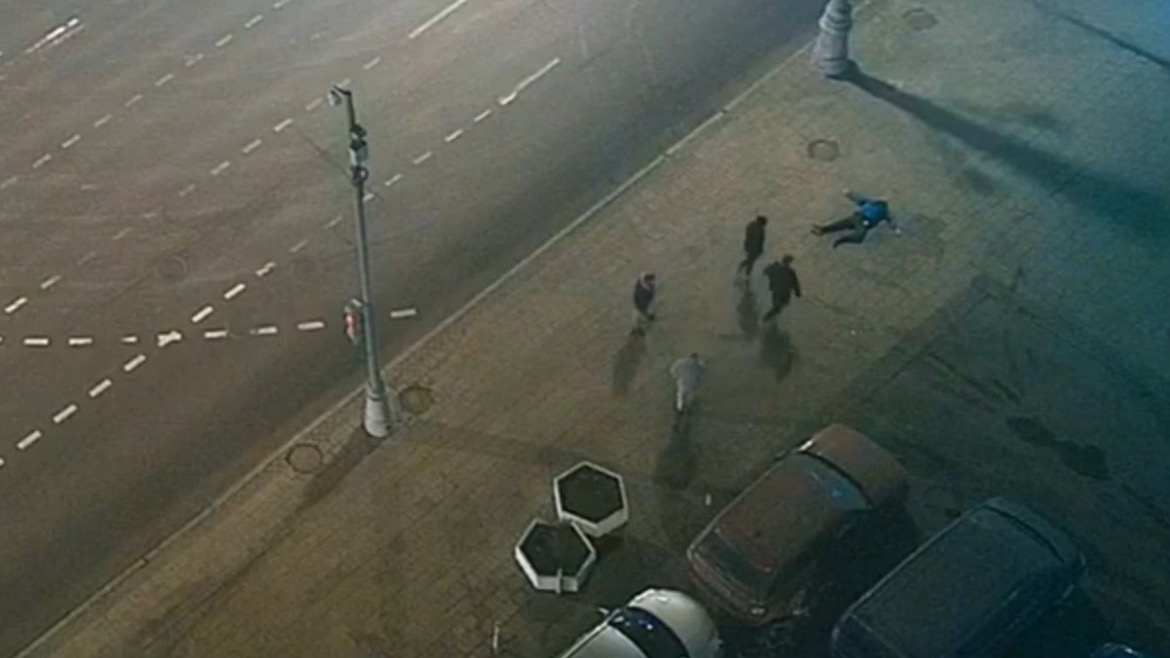 Прохожему пробили голову в драке на проспекте Мира