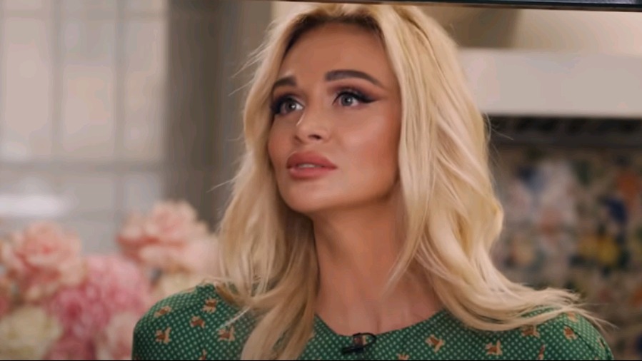 Лопырева блеснула на Арабской неделе моды в платье от российского бренда