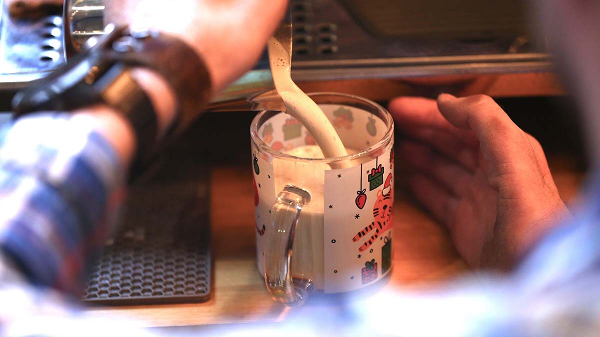 Женщина украла кофемашину из магазина на юго-западе столицы