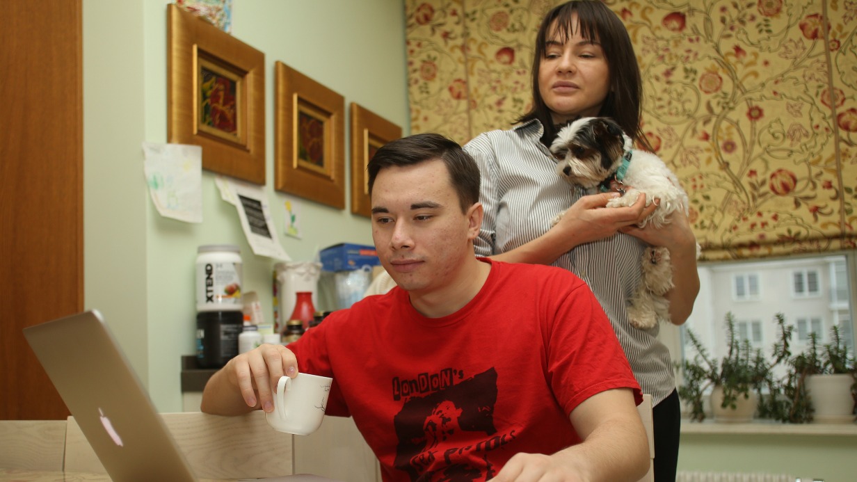 Москвич Кирилл Малкин с мамой Анной из-за соцсетей не ссорится: они по одну сторону политических баррикад