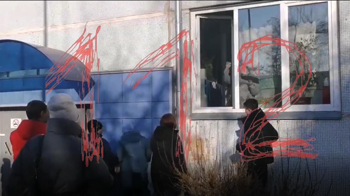 Девушка из Красноярска убила своего отца и устроила стрельбу в детском саду