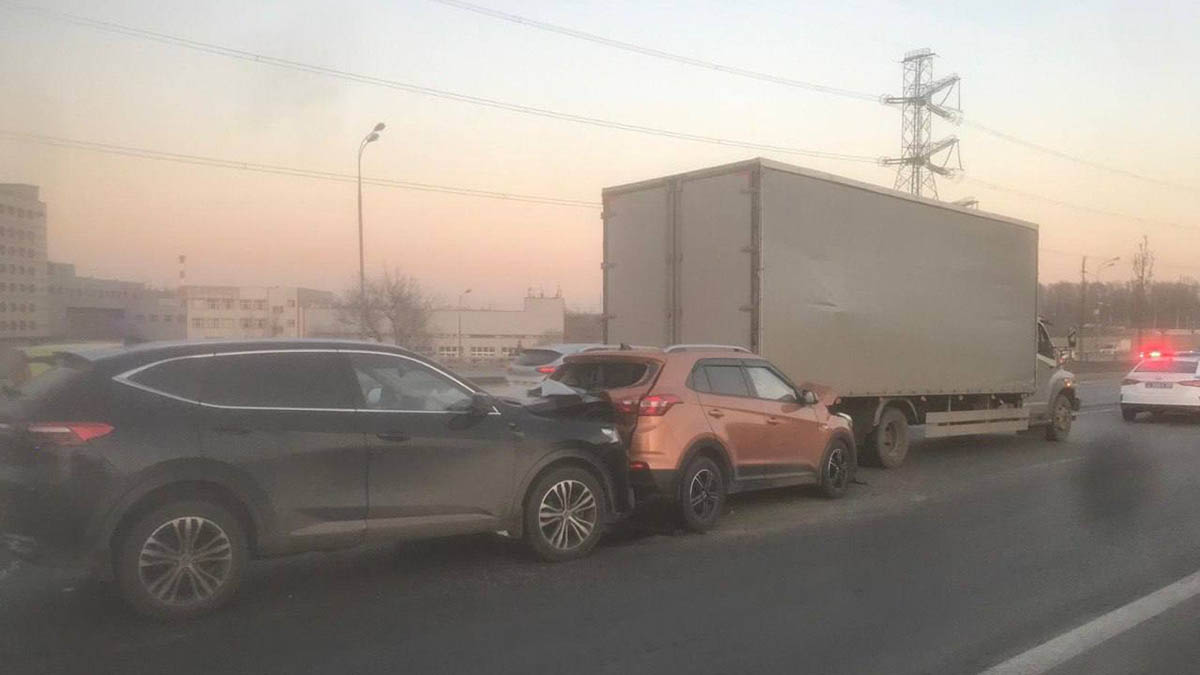 Случай в москве вчера. Аварии в Москве сегодня Volvo. ДТП В Москве вчера сводка Москва.