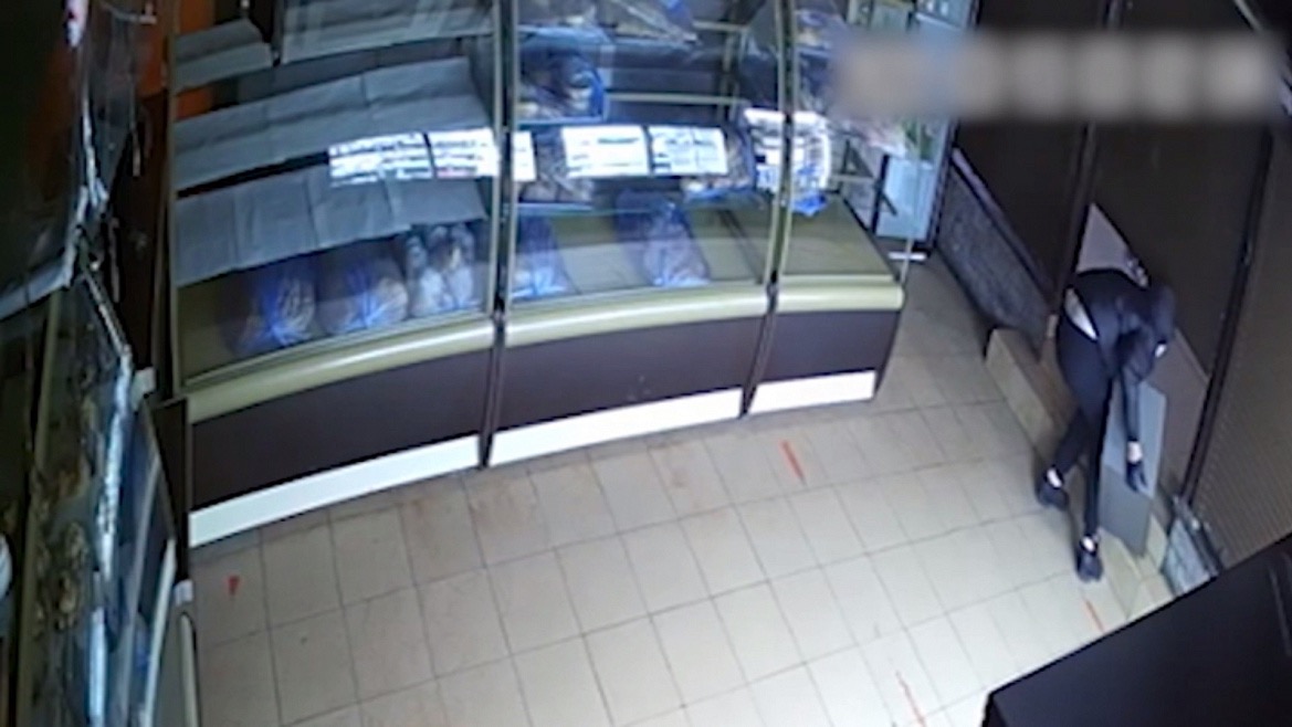 Злоумышленники похитили сейф из пекарни на северо-западе Москвы