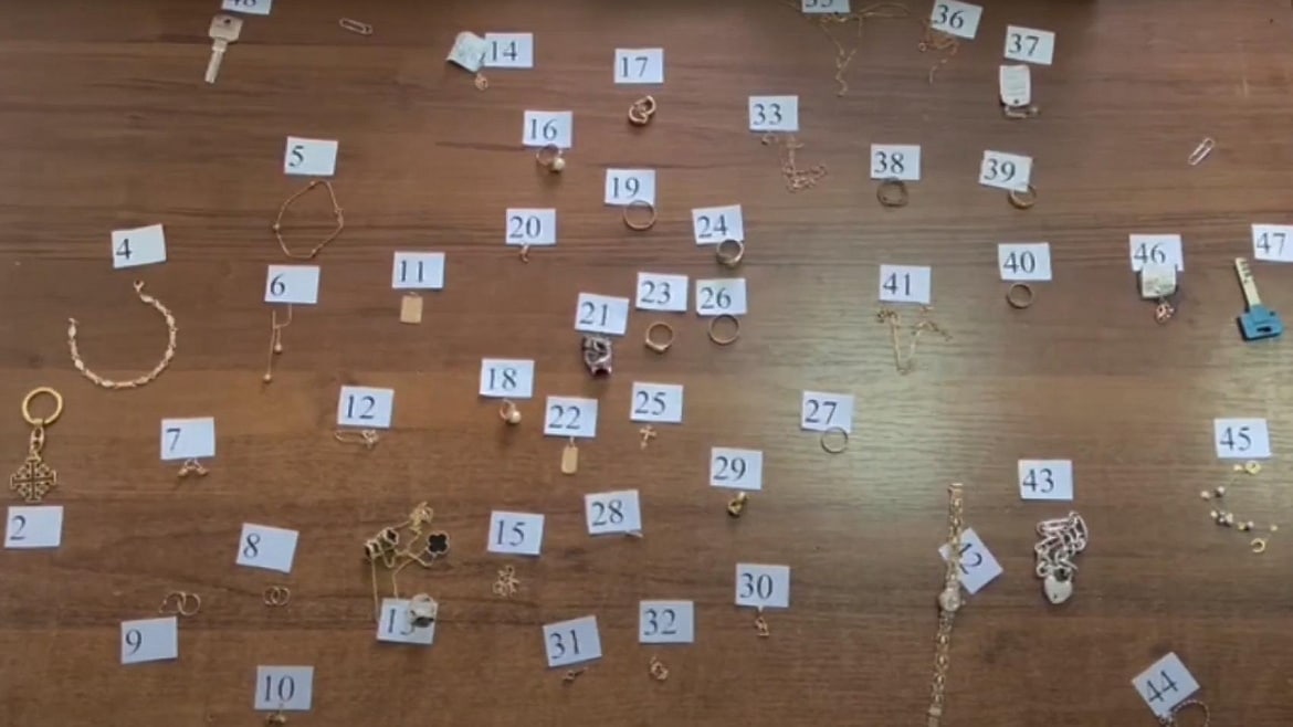 Воры-домушники вынесли из квартиры в Красногорске драгоценности на три миллиона рублей